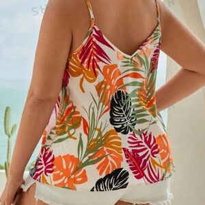 Adjustable Spaghetti straps. Tropical v-neck Print
Cami Top